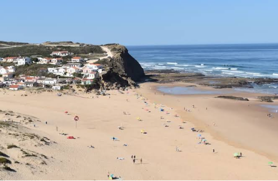 Praia de Monte Clérigo